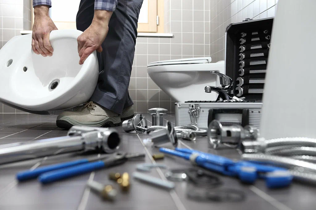 Professional bathroom plumbing repair in Glendale
